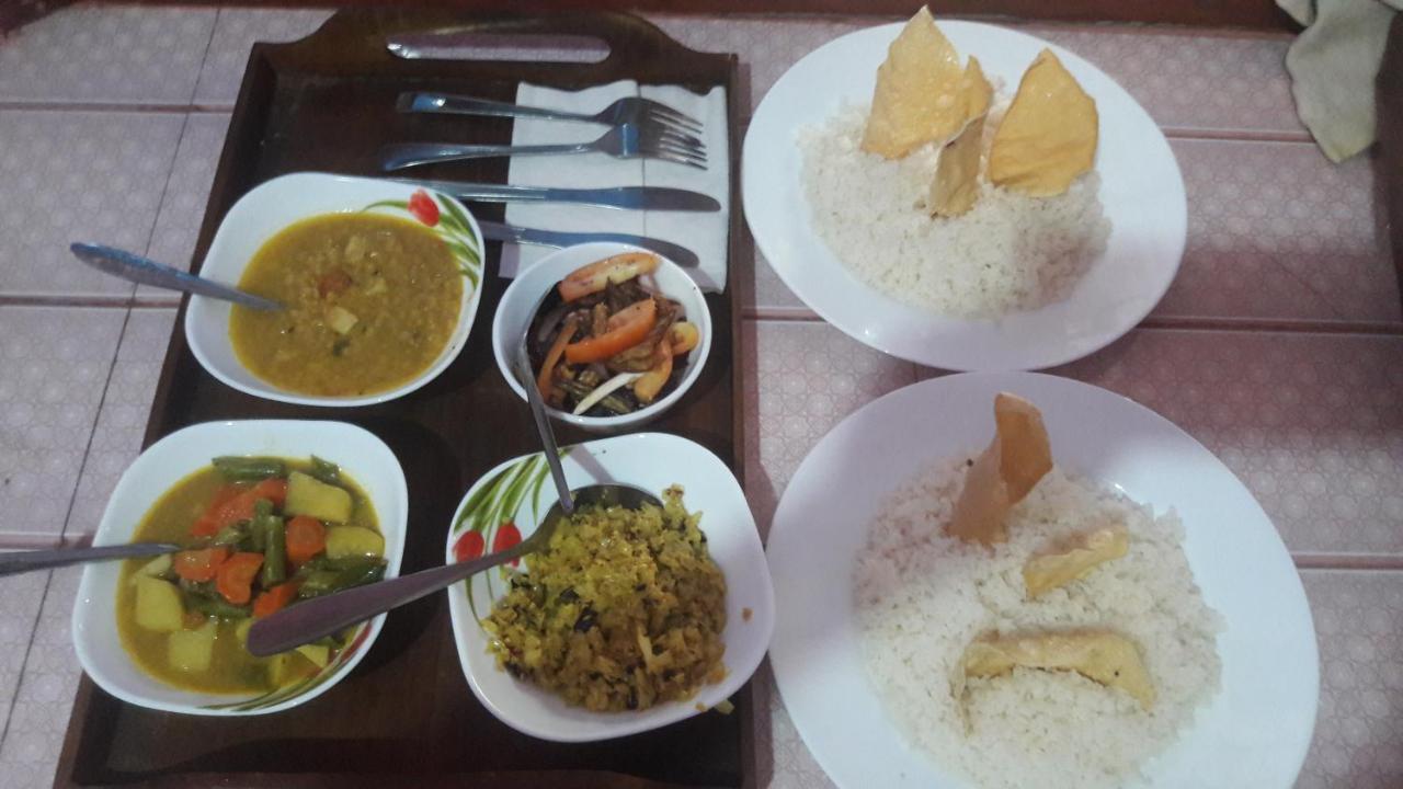Vibushan Guest House نيلافيلي المظهر الخارجي الصورة